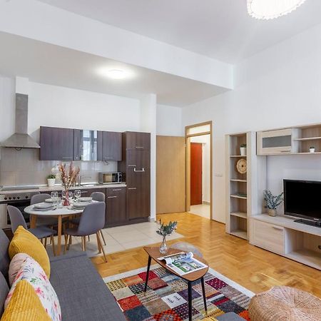 Central Gozsdu Apartment In The Party Street Budapest Luaran gambar