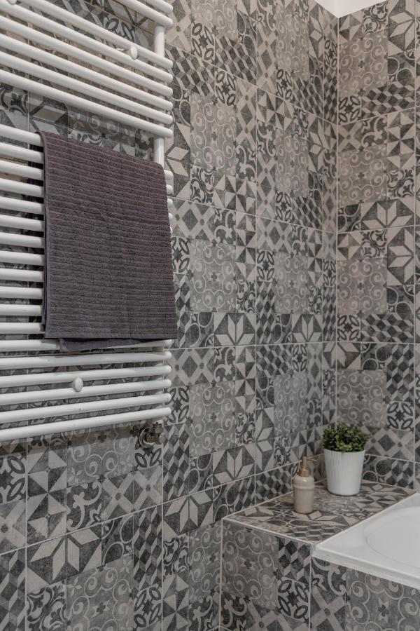 Central Gozsdu Apartment In The Party Street Budapest Luaran gambar
