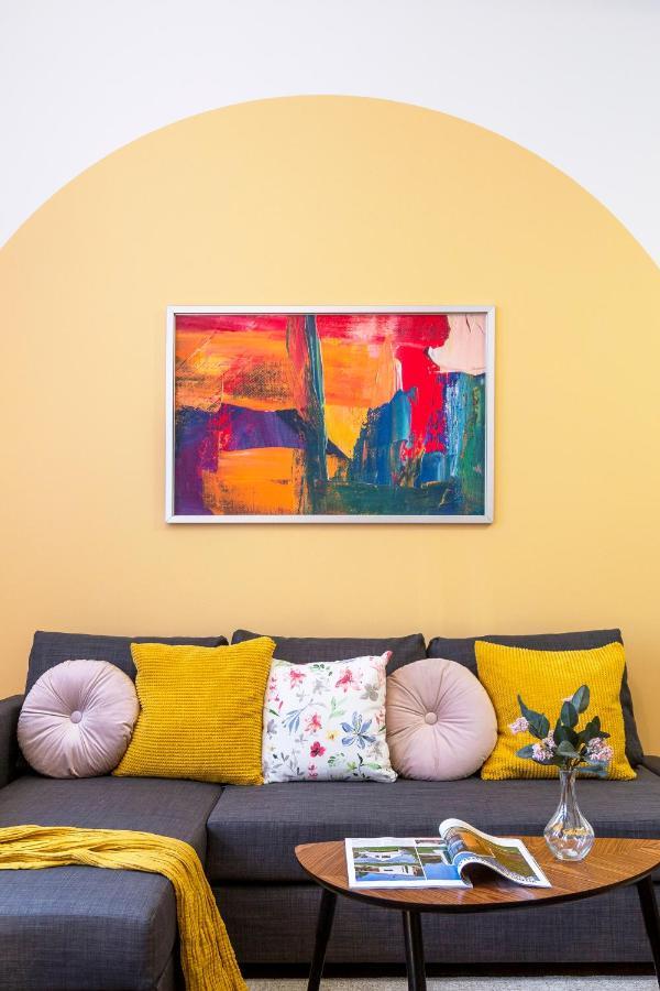 Central Gozsdu Apartment In The Party Street Budapest Luaran gambar