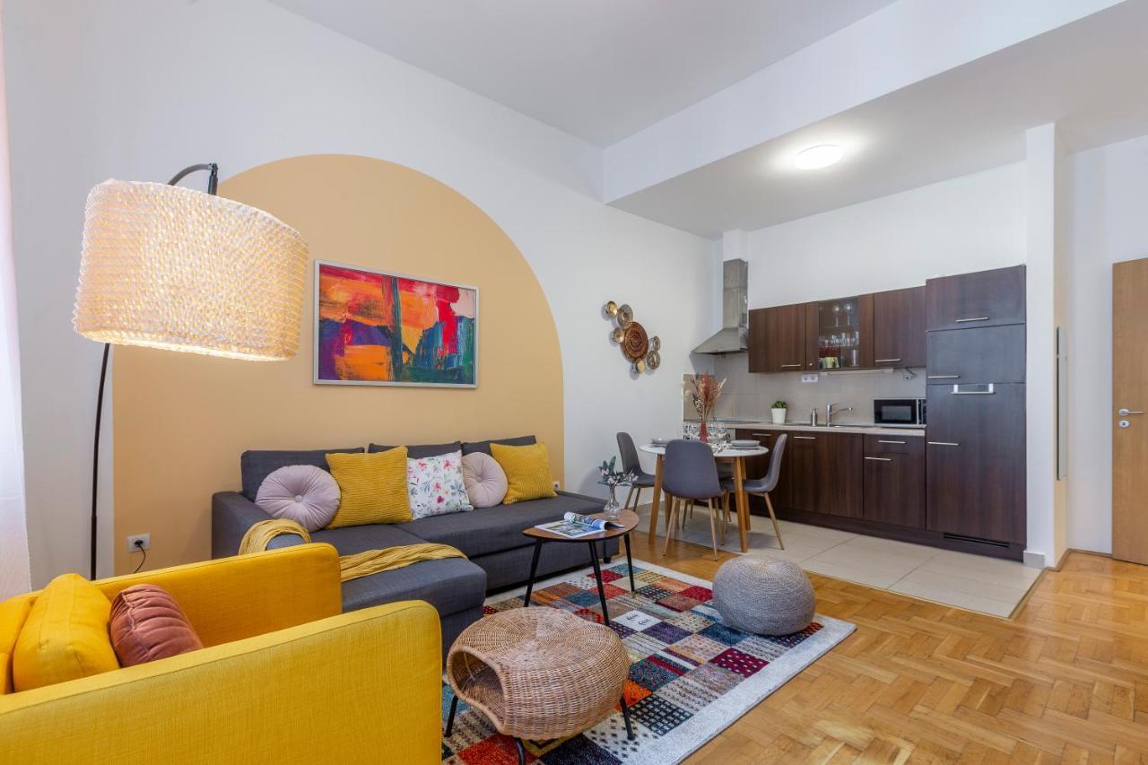 Central Gozsdu Apartment In The Party Street Budapest Luaran gambar