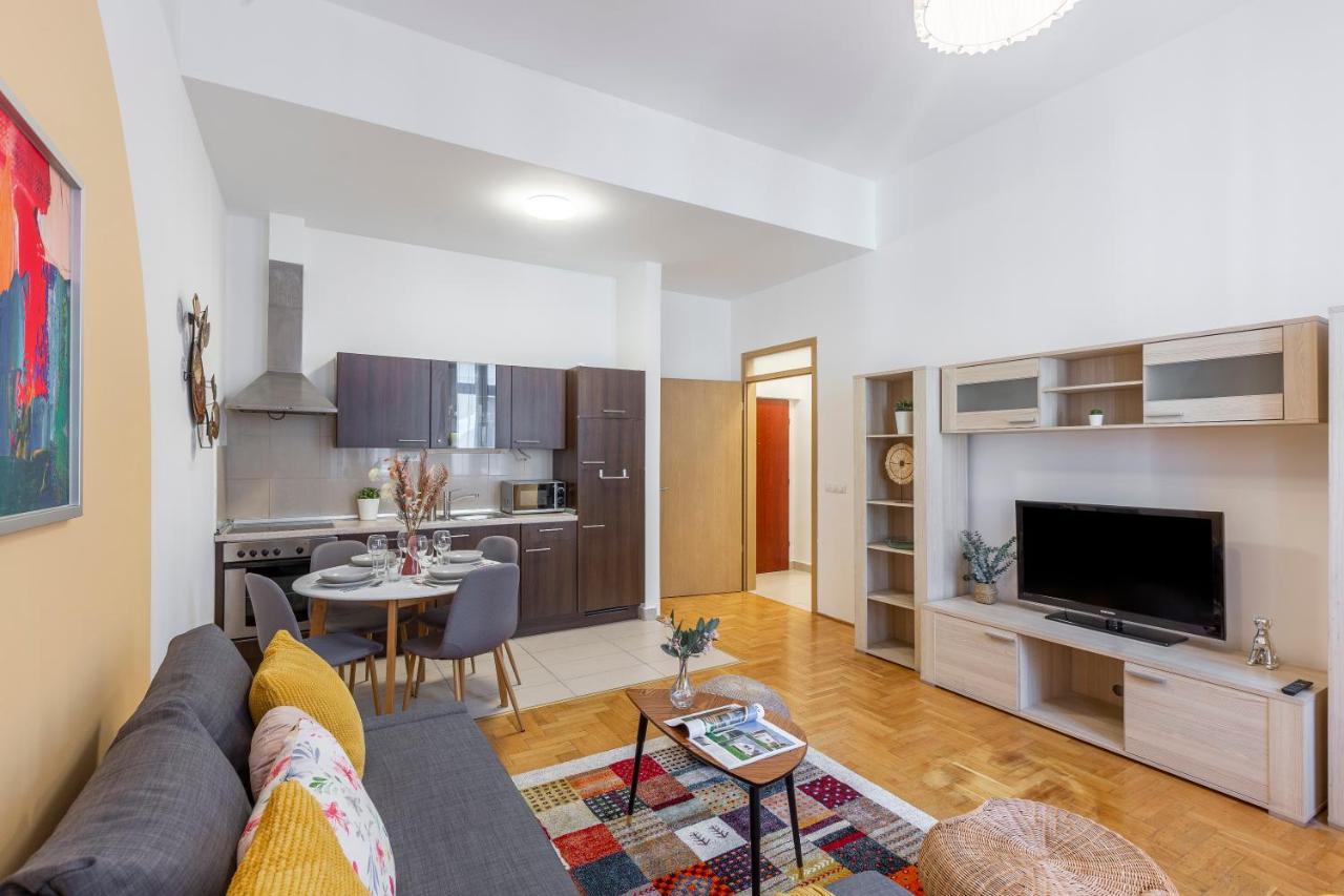 Central Gozsdu Apartment In The Party Street Budapest Luaran gambar